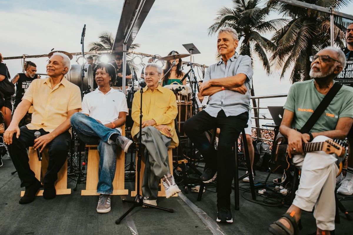 Além de Caetano e Gil, o ato contra PEC da Blindagem no Rio de Janeiro contou com Chico Buarque, Djavan e Paulinho da Viola. Foto: Michele Gomes/Mídia Ninja
