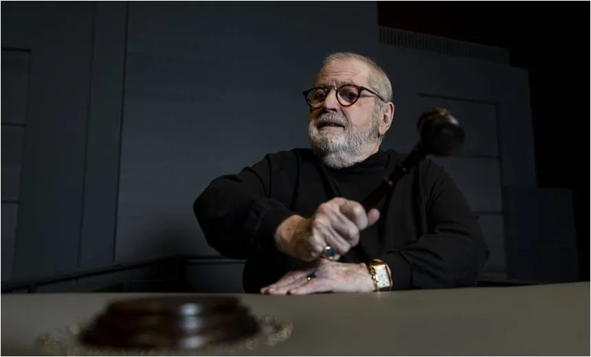 Jô Soares sofre queda em casa e leva 13 pontos na perna