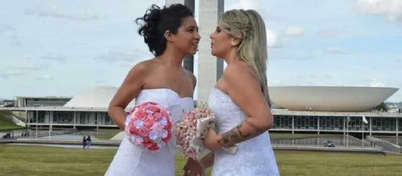 REGISTRO CIVIL: Com aumento de 15,7%, casamentos gays crescem mais do que entre héteros