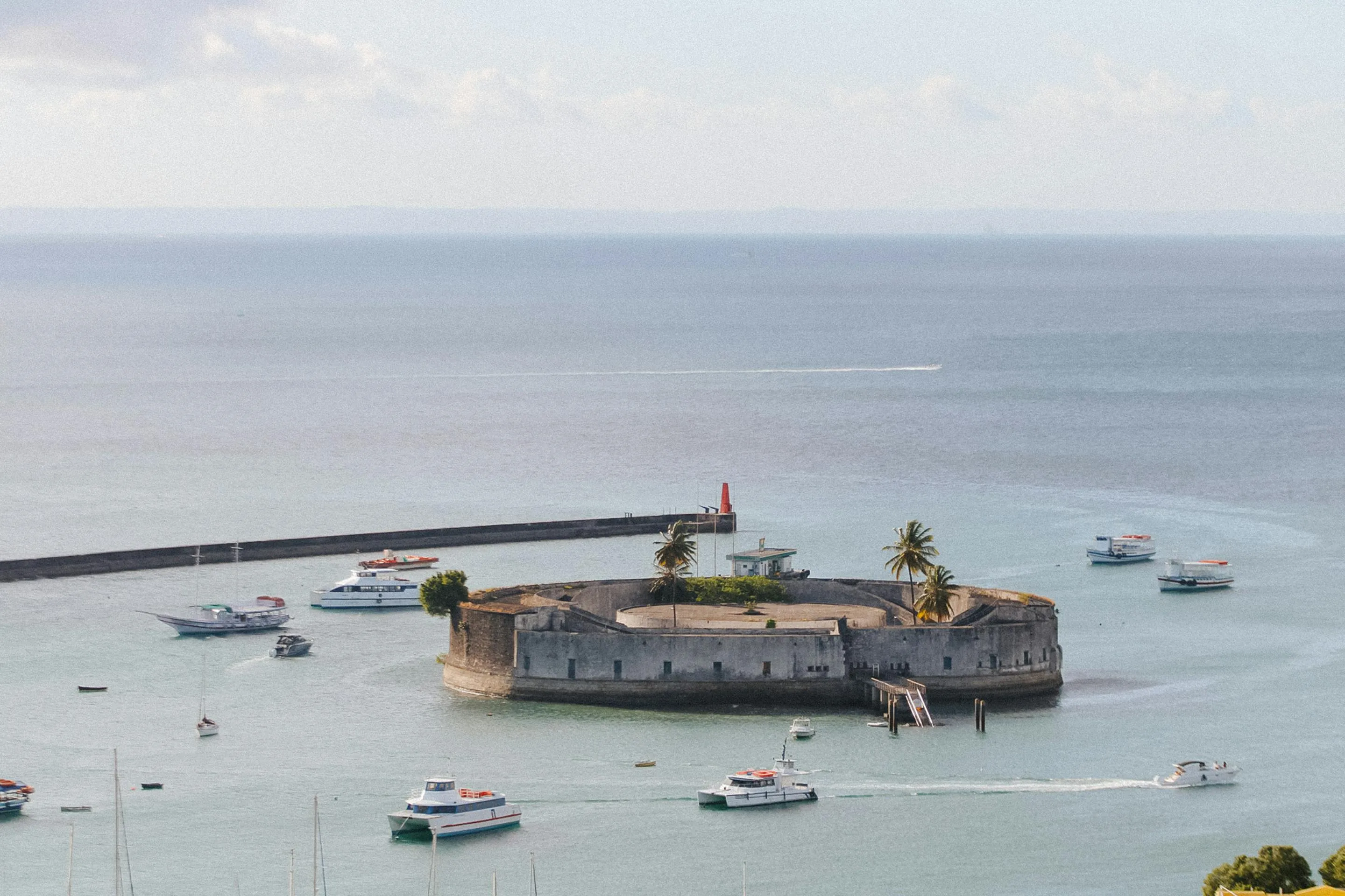 Fim de semana em Salvador será de calor intenso e chance de chuva; veja previsão