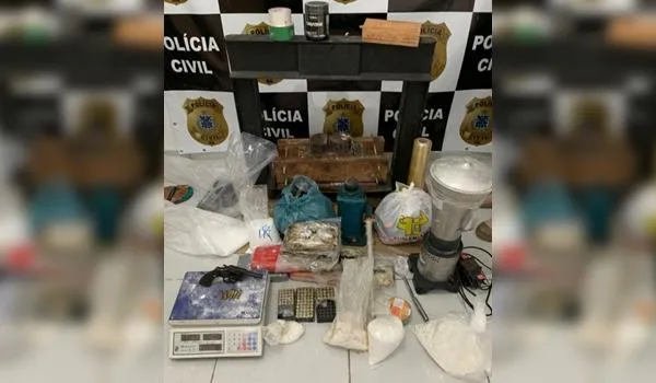 Polícia encontra mais de R$ 1,2 milhão em cocaína em imóvel de luxo de Eunápolis