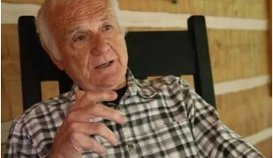 Saiba mais sobre o padre que abandonou a batina, se assumiu gay e virou astro pornô aos 83 anos
