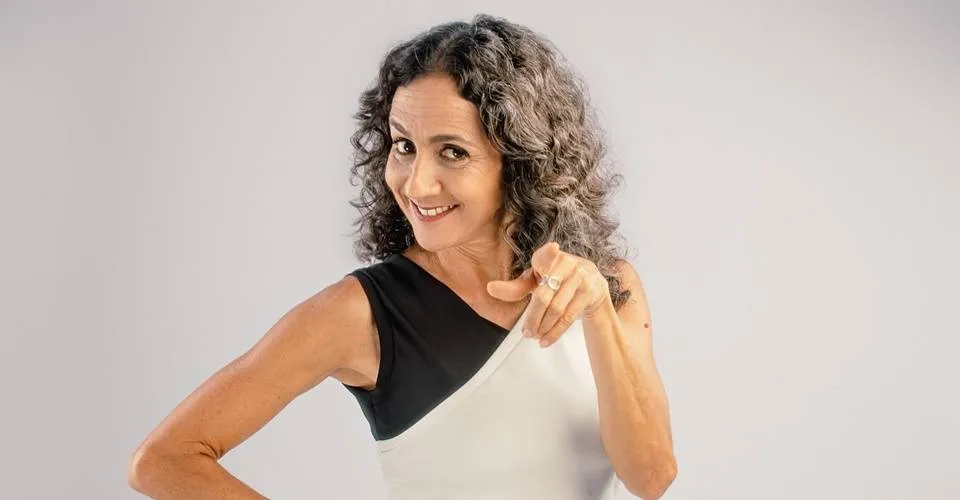 Sucesso de bilheteria, Maria Menezes volta a cartaz com espetáculo no Teatro SESI Rio Vermelho
