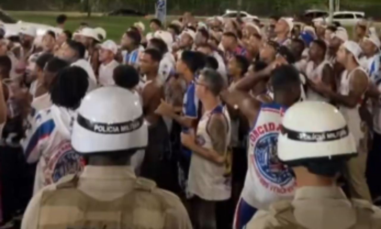 Torcedores do Bahia protestam ap&oacute;s derrota para o Remo. Foto: Redes sociais