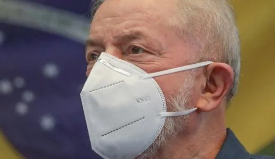 Lula tem 49% dos votos totais e venceria eleição para presidente em 1º turno, diz pesquisa do Ipec