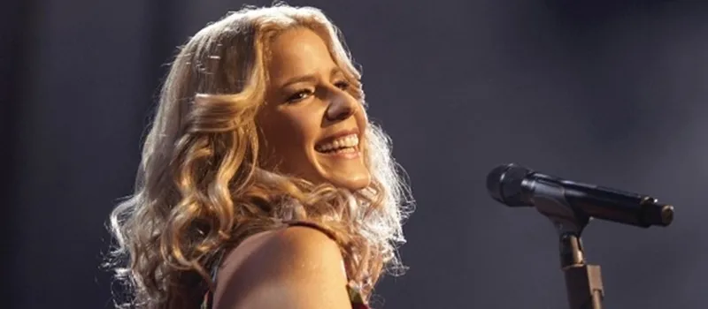 Paula Toller sobe aos palcos da Concha no dia 24 de março para celebrar 40 anos de carreira