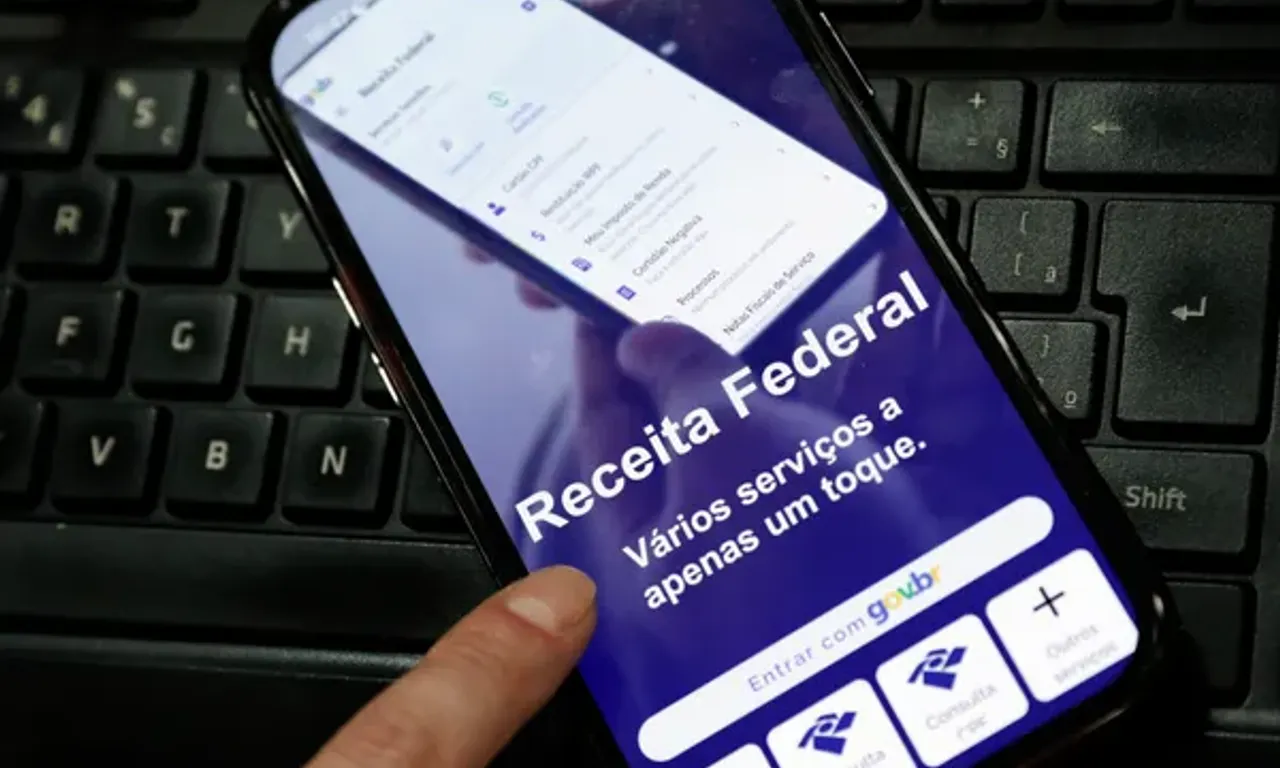 Levantamento identificou ao menos 61 páginas falsas criadas para enganar contribuintes. | Foto: Bruno Peres/Agência Brasil
