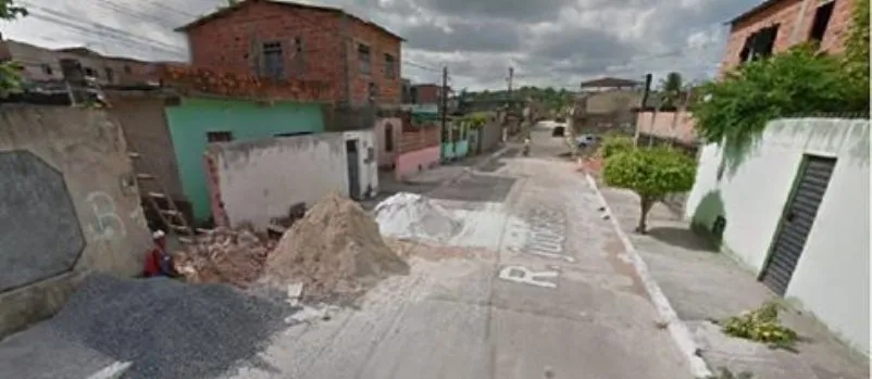 SIMÕES FILHO: Mulher é morta a tiros e namorado fica ferido; Crime foi cometido por dois homens