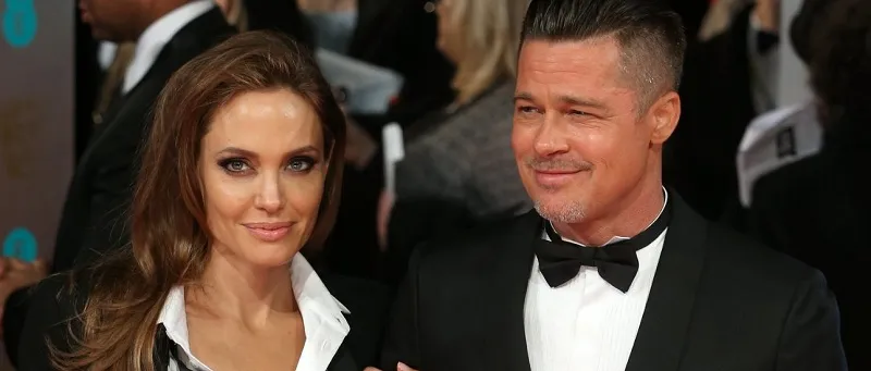 ACABOU: Angelina Jolie pede divórcio de Brad Pitt, diz site americano