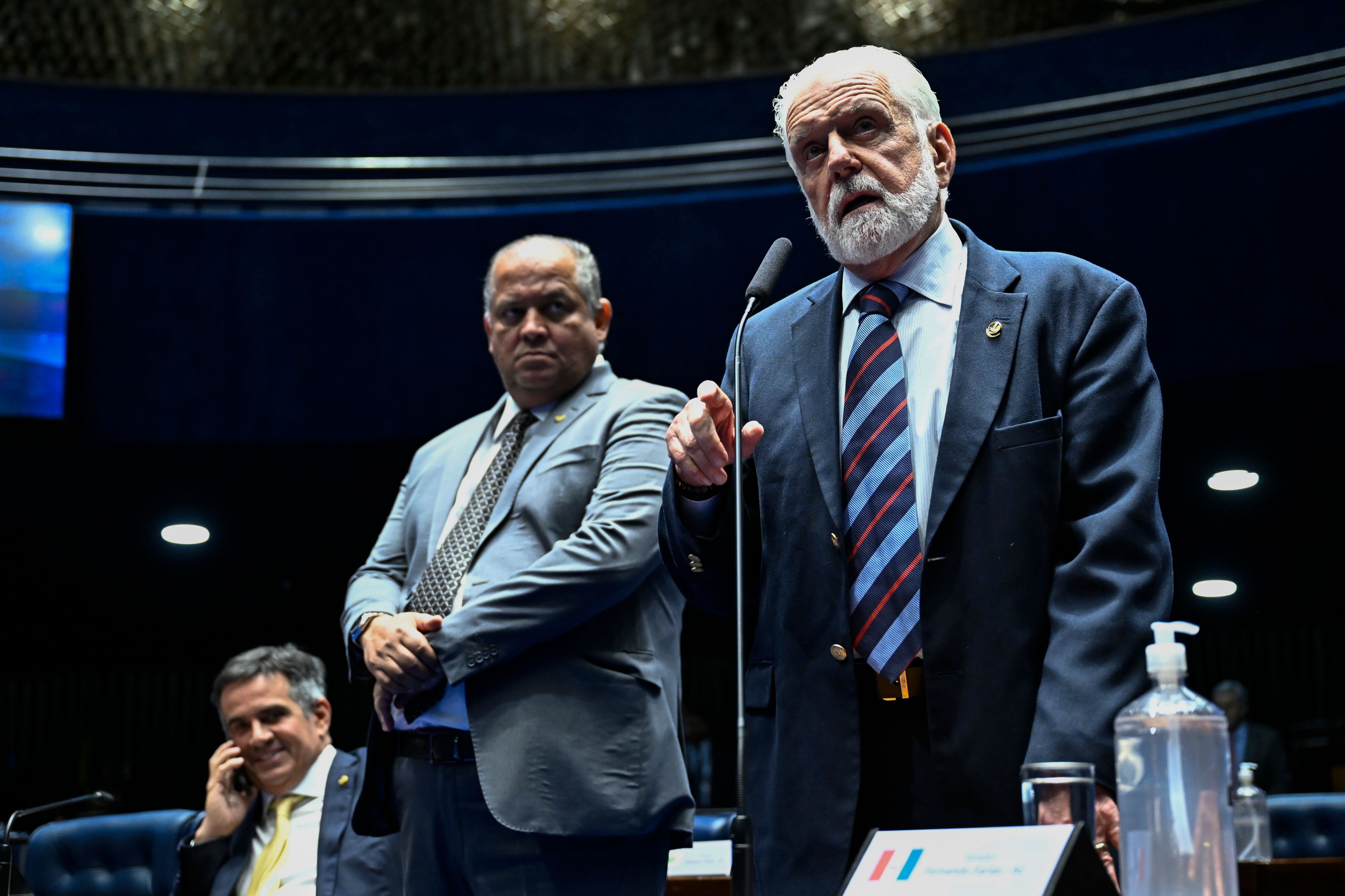 No Senado, Jaques Wagner (PT) votou contra queda de decreto do IOF | Foto: Andressa Anholete/Agência Senado