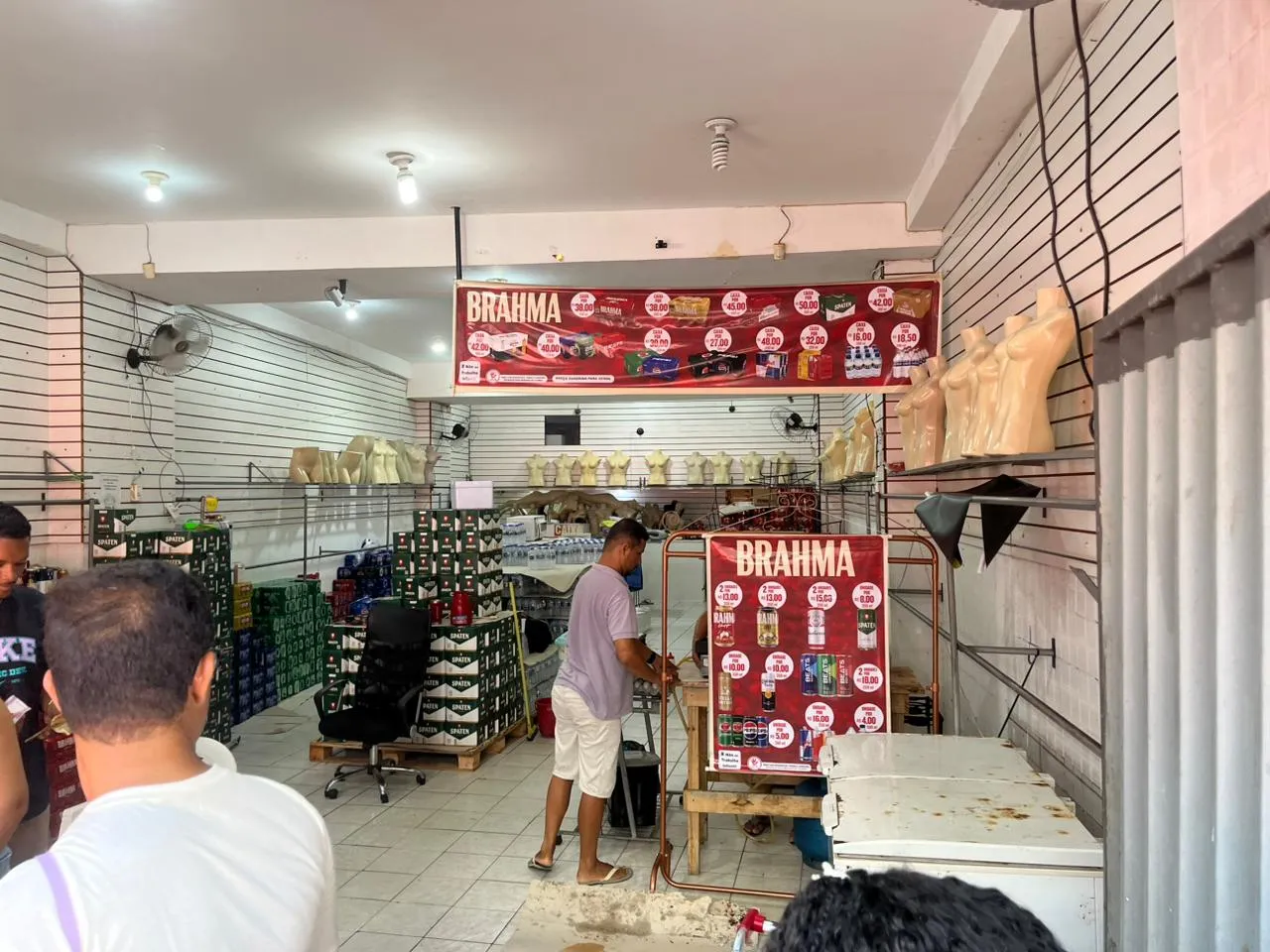 Comerciantes no Campo Grande adaptam vendas ao Carnaval de Salvador