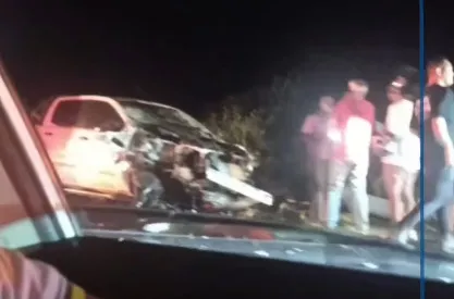 Três morrem em colisão entre caminhonete e motos na BA-052, em Irecê
