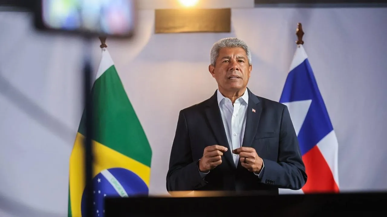 Jerônimo promove reajuste de 9% a servidores de AL-BA, TCE e TCM