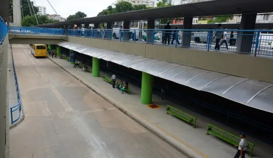 Cratera se abre no subsolo da Estação da Lapa; linhas têm pontos de embarque modificados