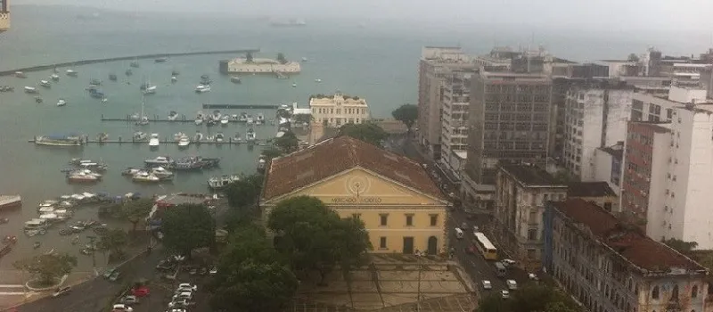 FAZENDO FRIO: Forte massa de ar polar derruba temperatura em Salvador