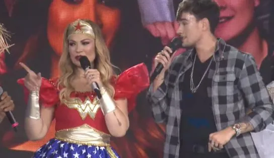 Que momento! Solange Almeida canta com o filho no Galinho #Dendicasa; assista