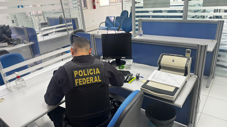 Foram cumpridos três mandados de busca e apreensão, além de medidas cautelares contra os investigados.Foto: Divulgação | PF