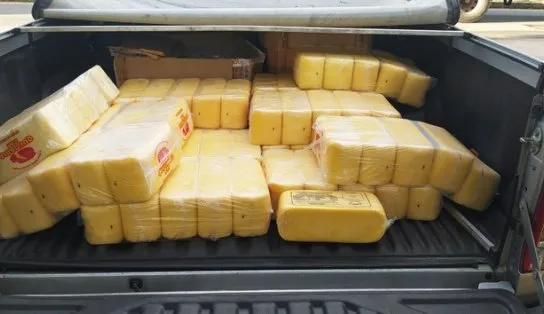 Homem é flagrado transportando 250 kg de queijo de forma irregular em Feira de Santana