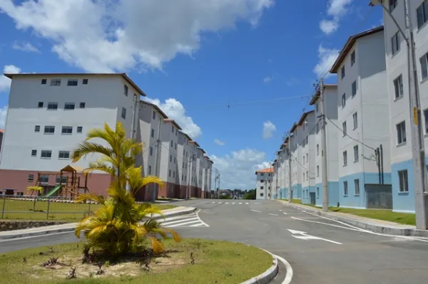 Adolescente de 17 anos morre após tiros dentro de condomínio em Salvador 