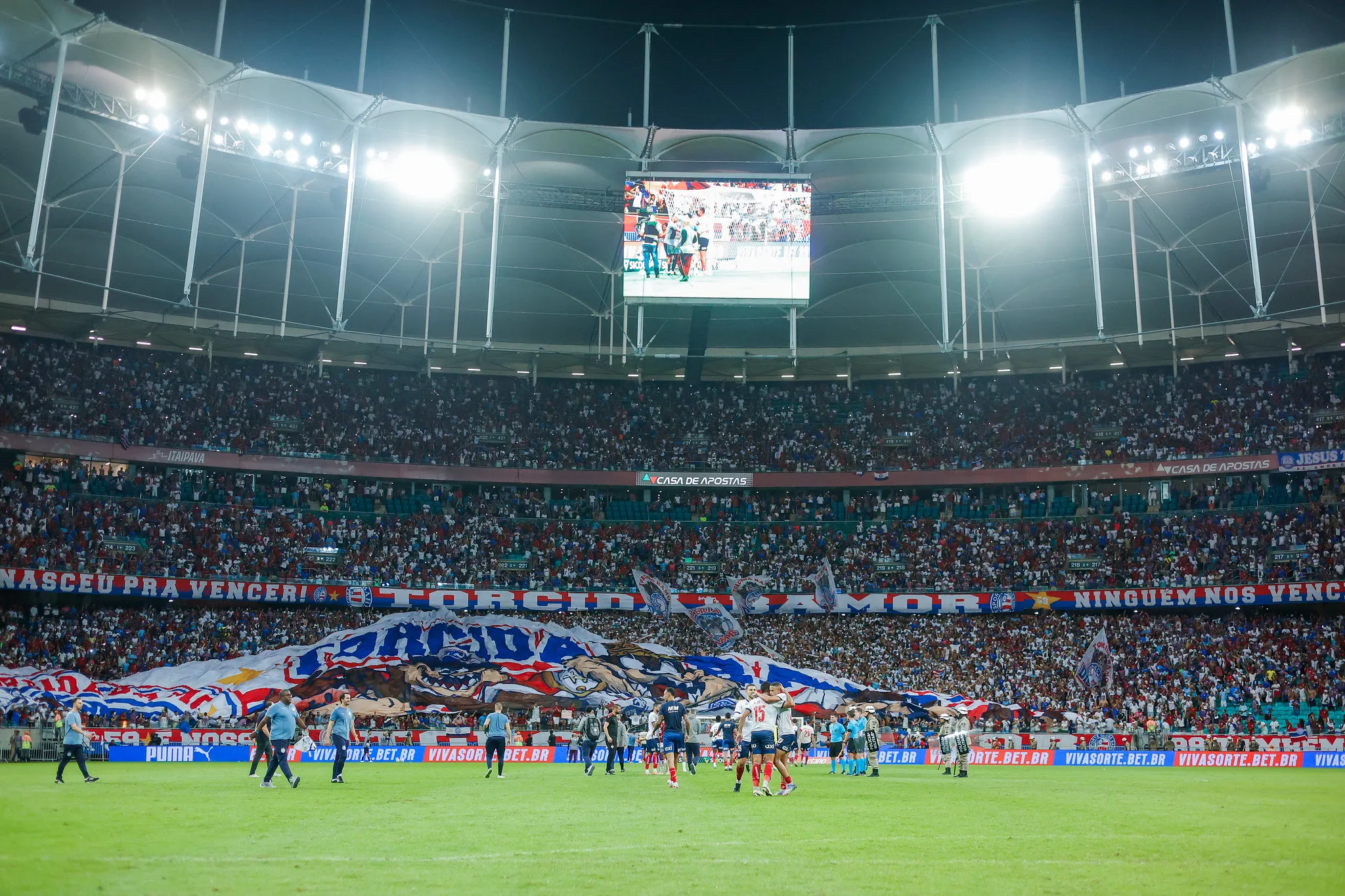 Enquete Ba-Vi: clássico da final do Baianão 2026 deve ter torcida mista? Vote!