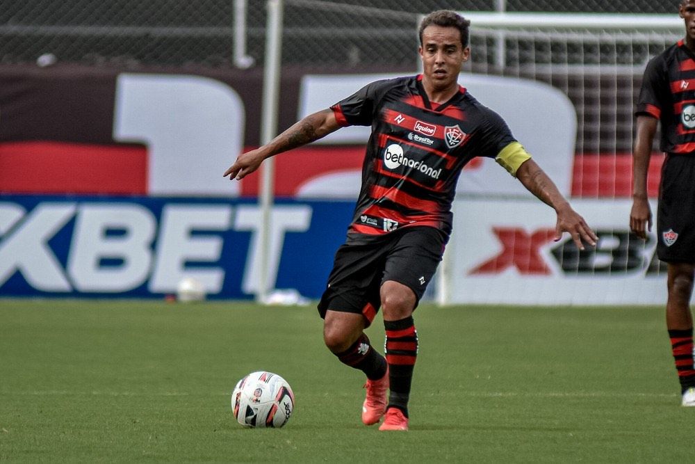 Ex-jogador do Vit&oacute;ria, Jadson foi preso no Paran&aacute; suspeito de viol&ecirc;ncia dom&eacute;stica 