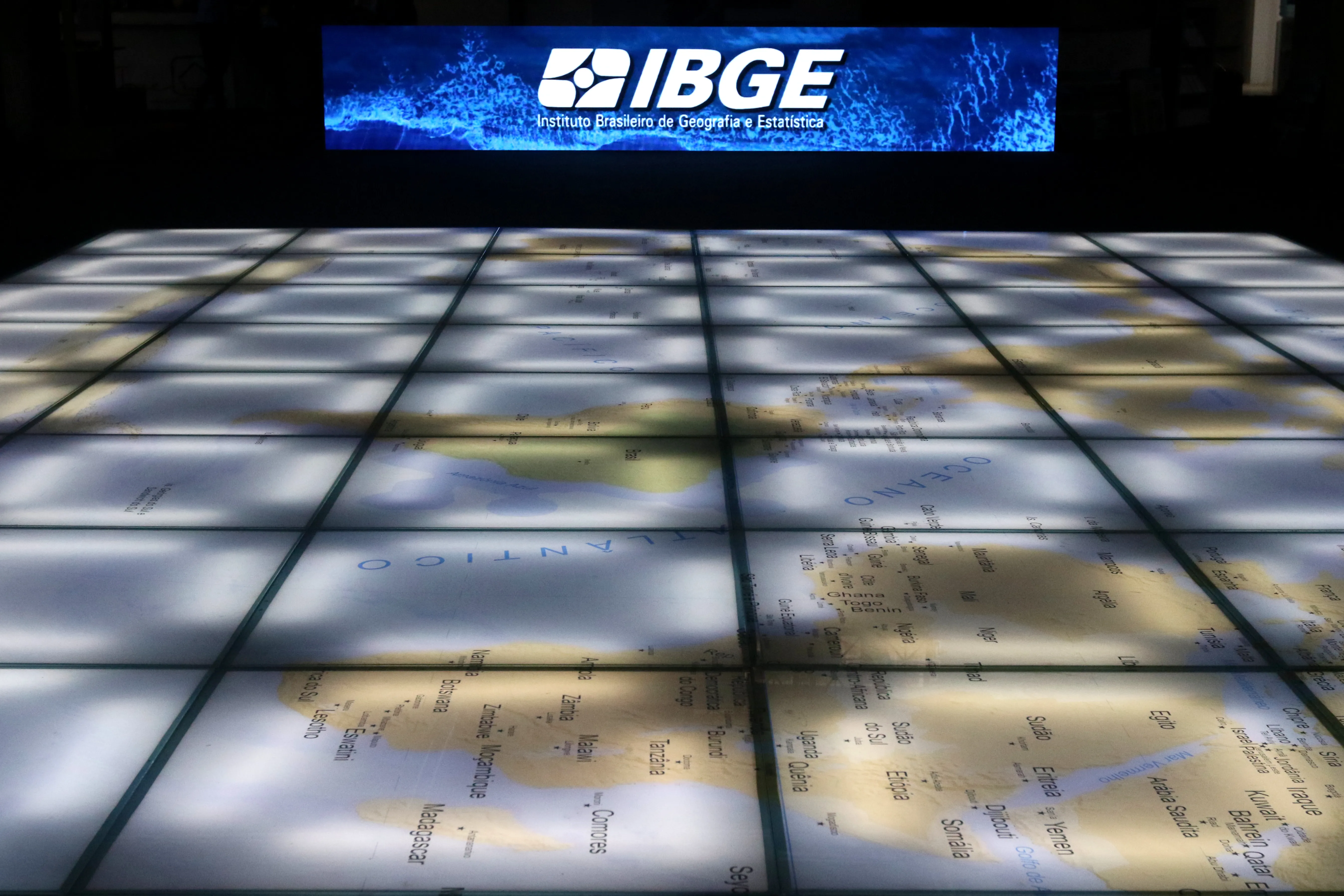 IBGE abre mais de 8 mil vagas com salários de até R$ 5,2 mil