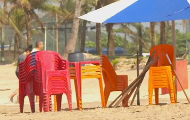 13 anos após demolições de barracas, comerciantes das praias de Salvador seguem no improviso; assista