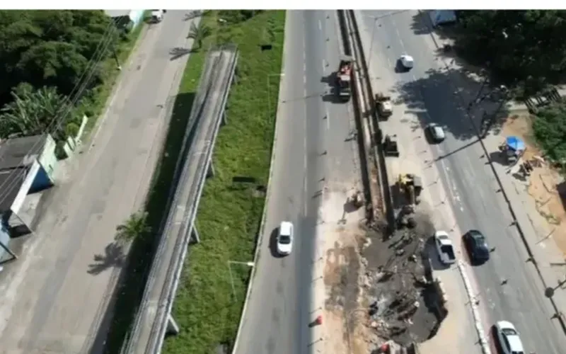 A declaração de emergência pelo DNIT permite a contratação mais rápida de empresas para executar obras emergenciais, reduzindo etapas burocráticas previstas em processos licitatórios convencionais/Foto: Tv Aratu