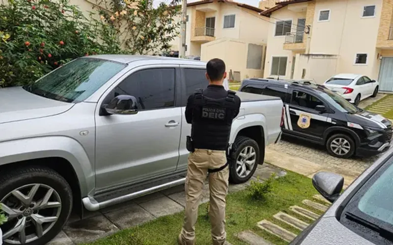 Durante a opera&ccedil;&atilde;o, foram apreendidos aparelhos celulares, documentos de ve&iacute;culos, dezenas de chaves automotivas/Foto: Pol&iacute;cia Civil/Divulga&ccedil;&atilde;o&nbsp;