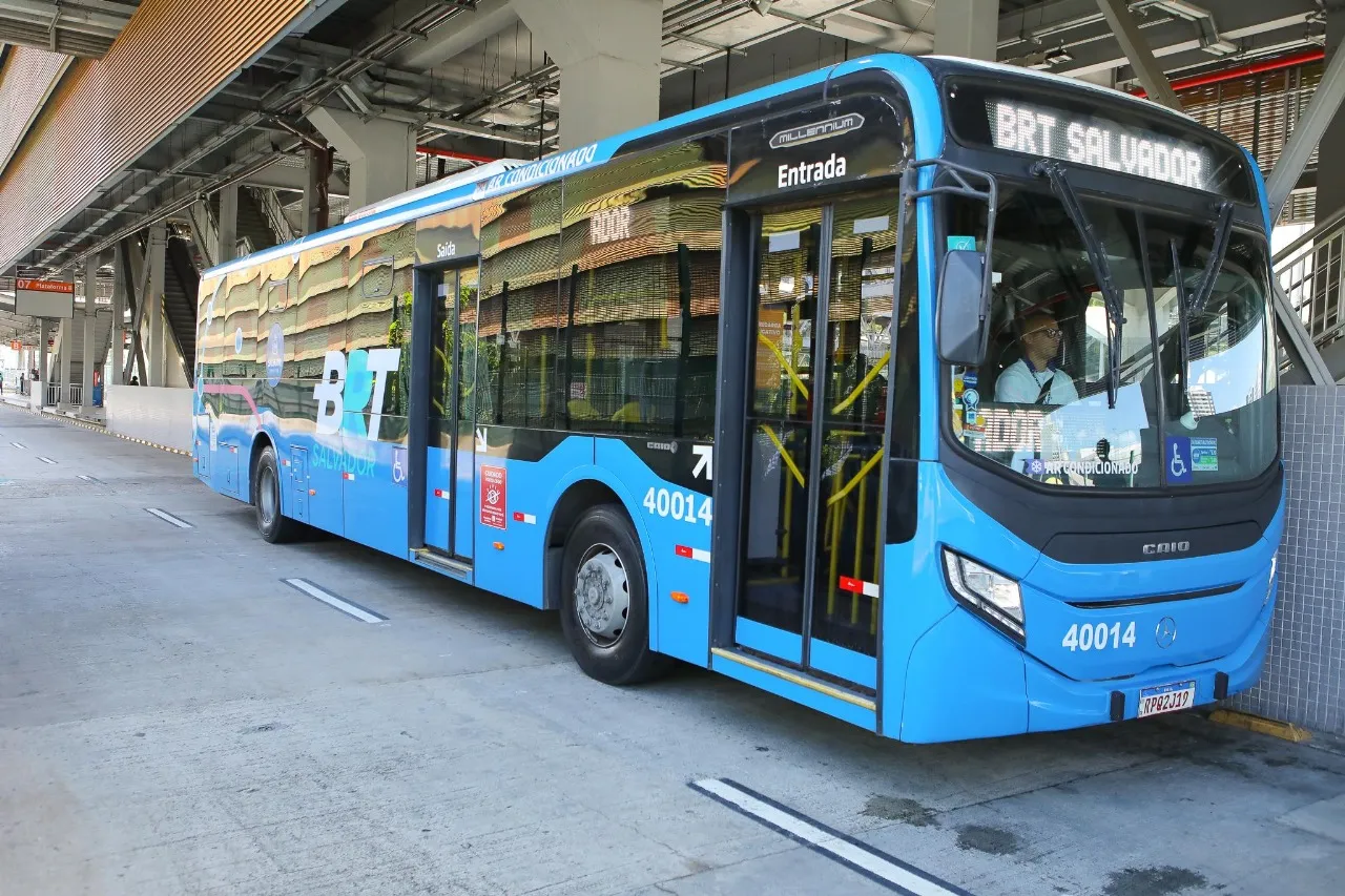 Linha teve horário ampliado após chegada de novos veículos ao sistema BRT Salvador.