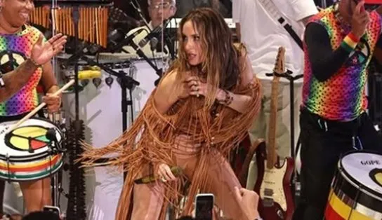 Após polêmica, Claudia Leitte confirma segunda edição do ensaio de verão 'Soul de Rua'