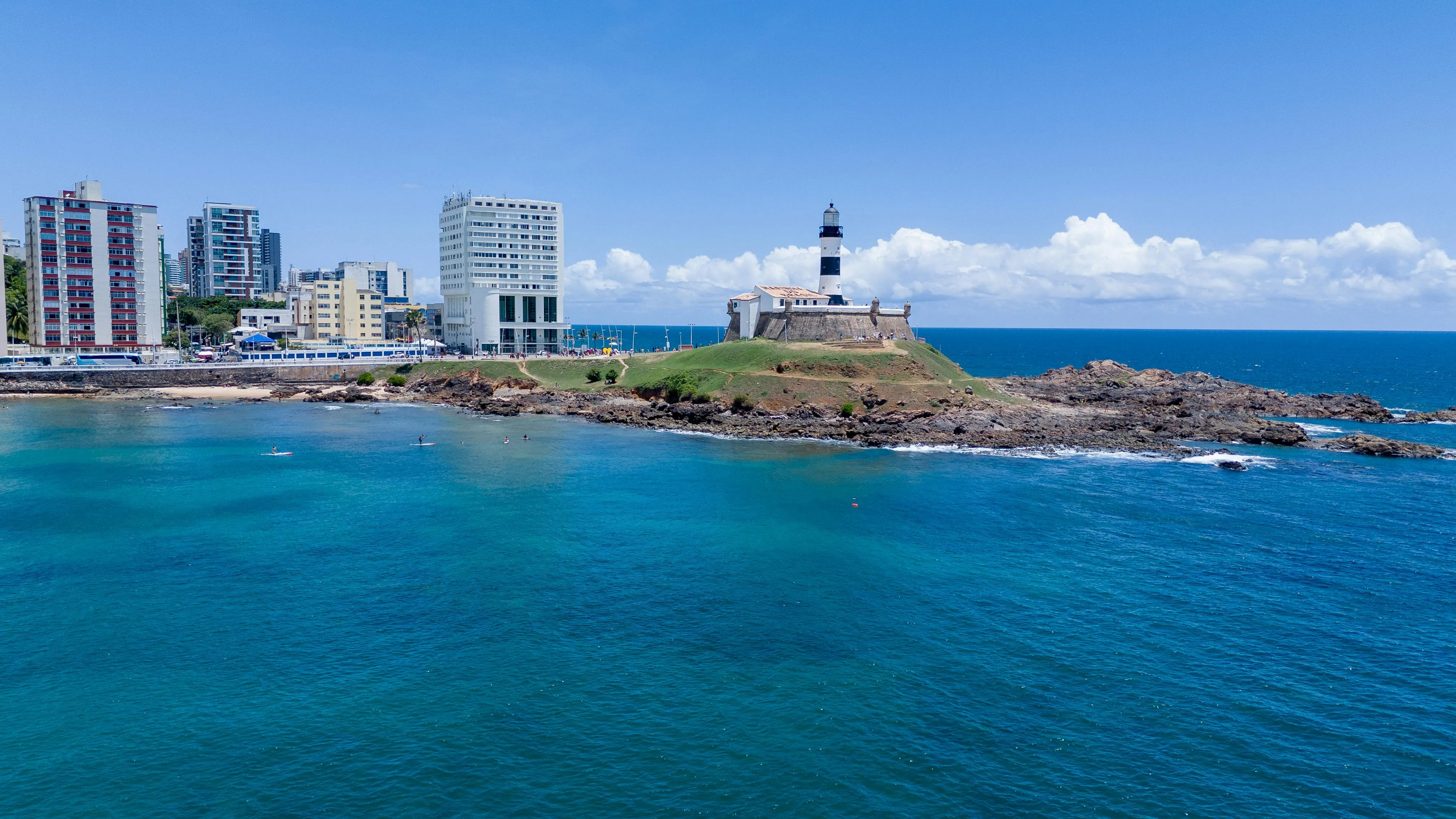Pousada é alvo de assaltos por três dias consecutivos no Porto da Barra; prejuízo chega a R$ 20 mil