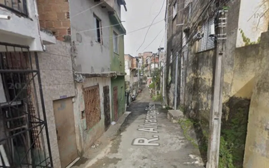 Homem tem casa invadida e é executado a tiros na Liberdade, em Salvador