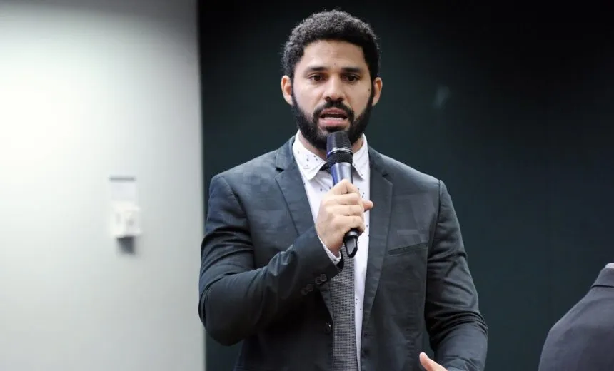 Deputado David Miranda vai propor pedido de impeachment do presidente Jair Bolsonaro