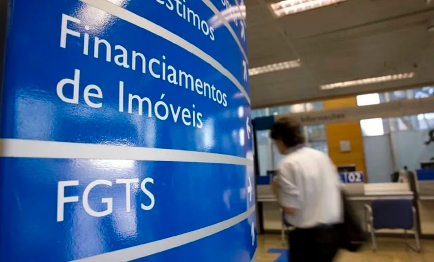 Ministro Paulo Guedes diz que governo estuda liberar saques do FGTS de contas ativas