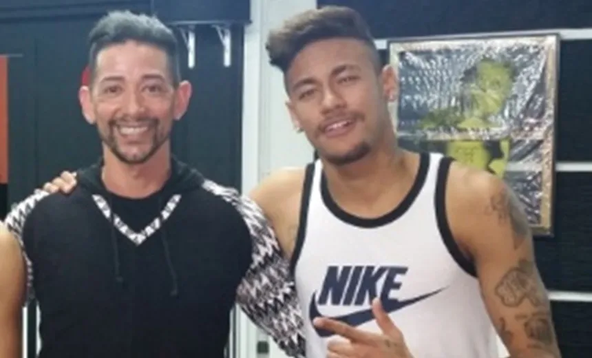 ‘CLIENTE FIEL’: Neymar paga viagens e tem até contrato com cabeleireiro