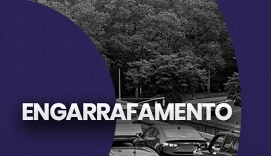Duas pessoas ficam feridas após acidente envolvendo carro e moto na Avenida Garibaldi