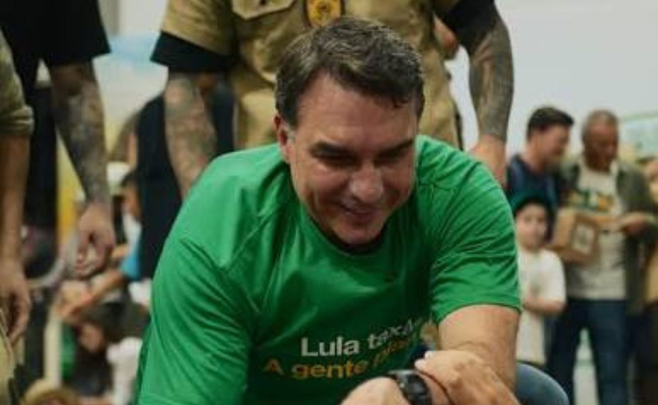 Fl&aacute;vio Bolsonaro na Bahia, senador esteve em Lu&iacute;s Eduardo Magalh&atilde;es 