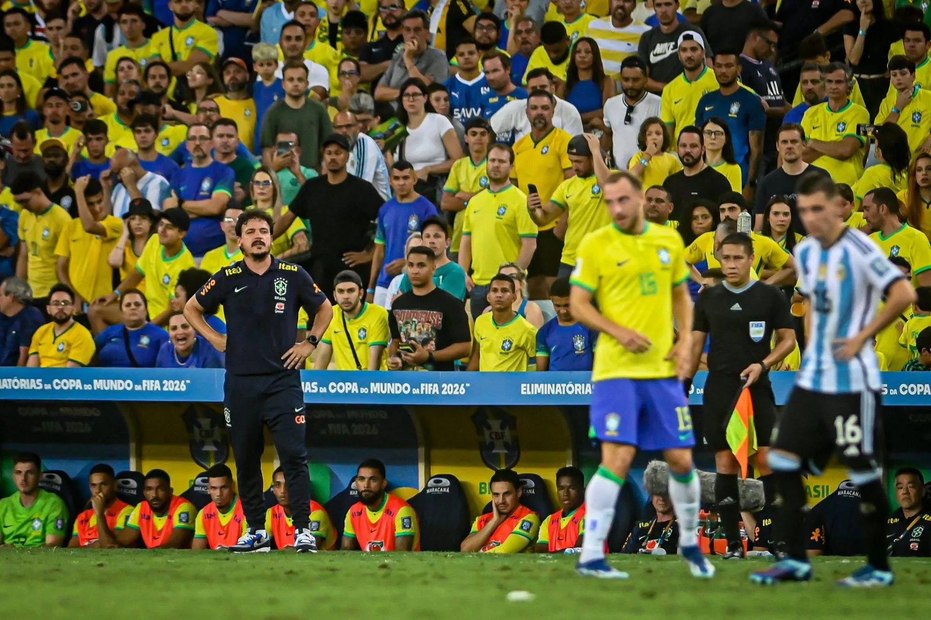 Eliminatórias: após vaias e confusão no Maracanã, Brasil perde de 1 a 0 para Argentina