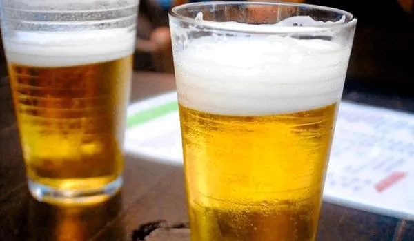 Sobe para 21 o número de casos suspeitos de intoxicação por cerveja