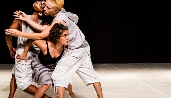 Teatro Vila Velha exibe espetáculo "Muvuca" de graça e online; assista