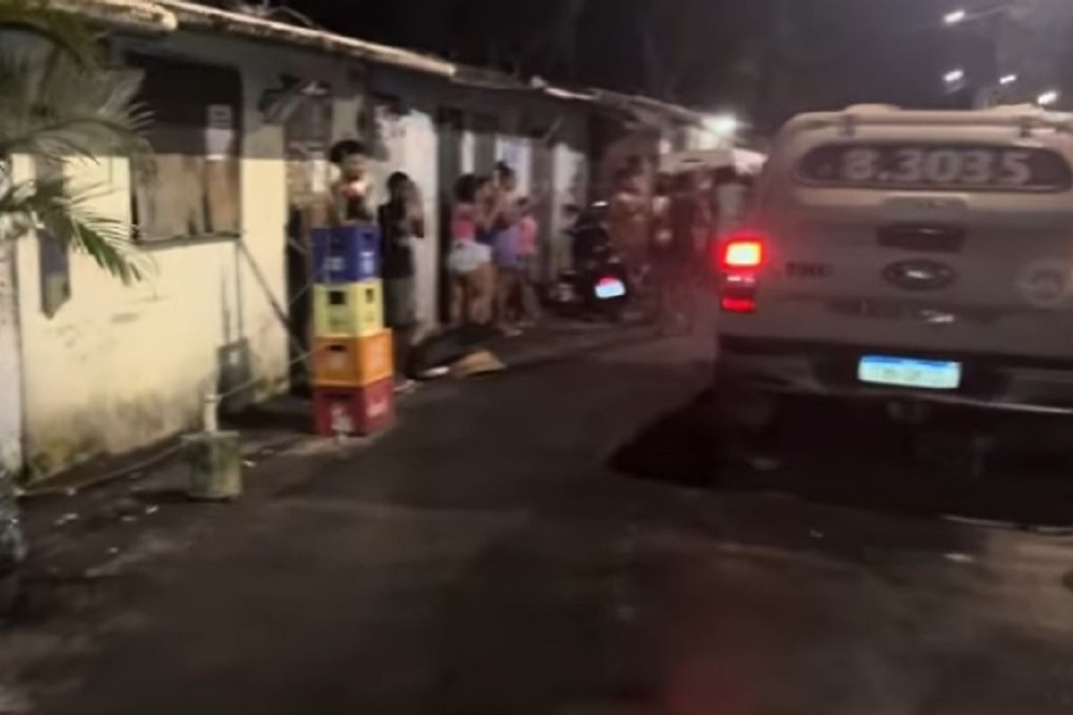 Duas pessoas foram feitas ref&eacute;ns na Rua Nova Rep&uacute;blica, no Nordeste de Amaralina. Foto: Reprodu&ccedil;&atilde;o | Al&ocirc; Juca