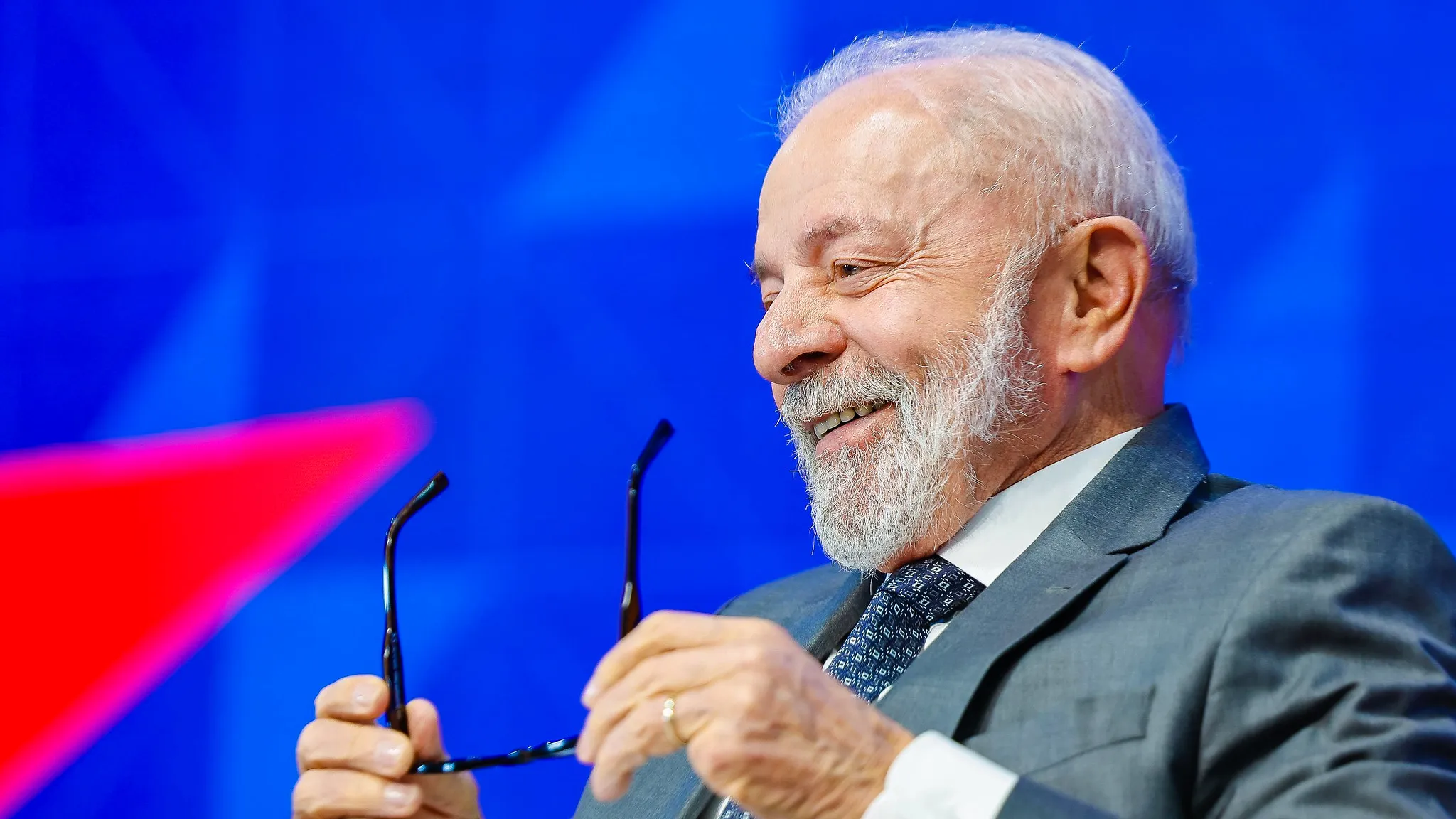 Lula decide não sancionar aumento do número de deputados, diz coluna