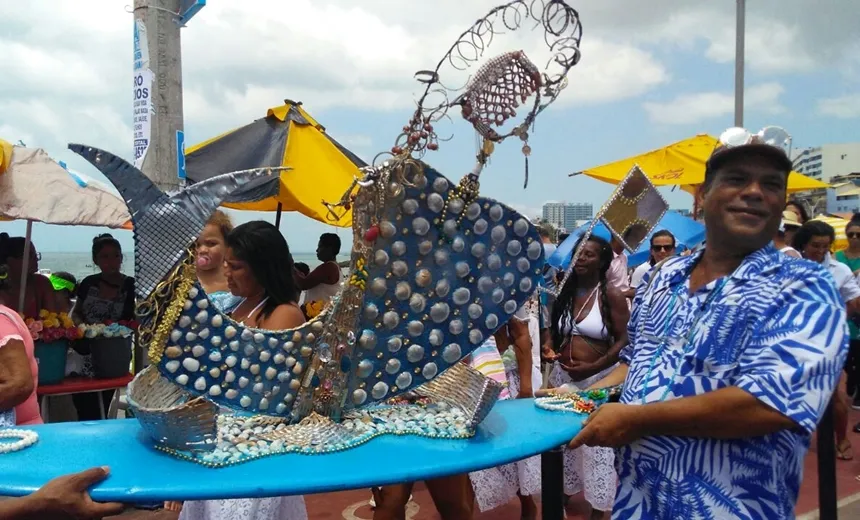 DIA DE IEMANJÁ: Artista plástico presta homenagem à “rainha do mar”; Confira
