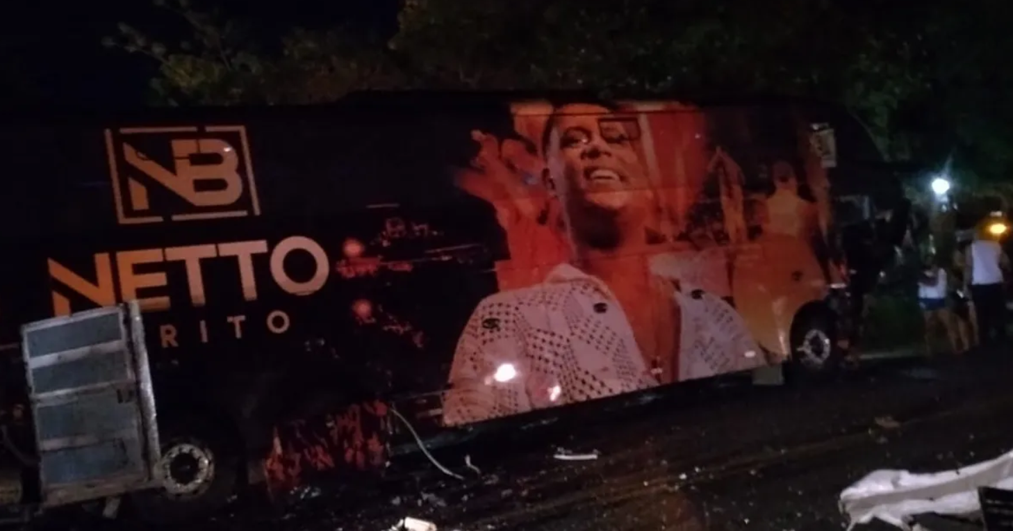 Acidente envolvendo ônibus de Netto Brito deixa três pessoas mortas. Foto: Redes sociais 