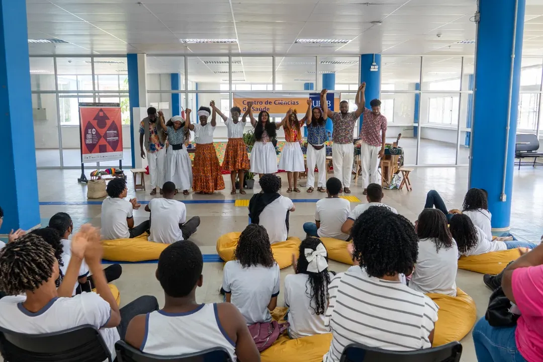 Caravana Literária de Amargosa abre Fórum do Recôncavo com arte e denúncia social