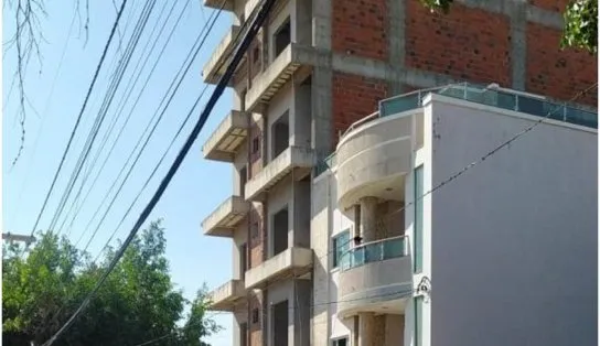 Operário morre após elevador de carga despencar do 8ª andar no interior da Bahia 