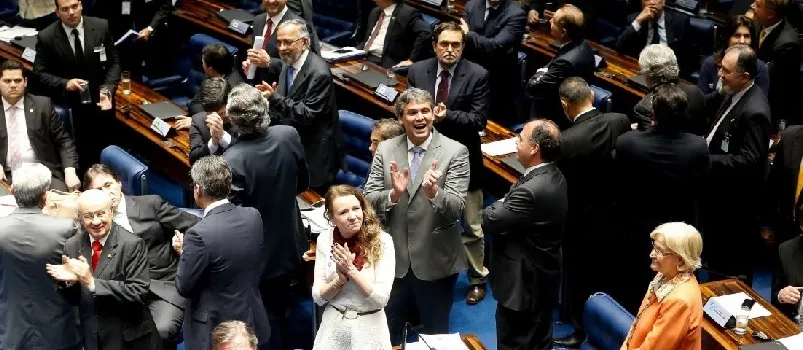‘VAI CUSTAR CARO PRA GENTE’: Senado aprova cobrança de ISS do Netflix e Spotify