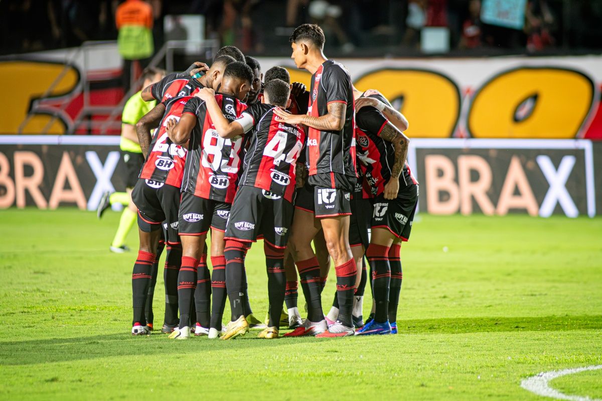 Com gol de Renato Kayzer, o Vit&oacute;ria venceu o Vasco na volta da S&eacute;rie A e dorme no G10 do Brasileir&atilde;o. Foto: Victor Ferreira/EC Vit&oacute;ria