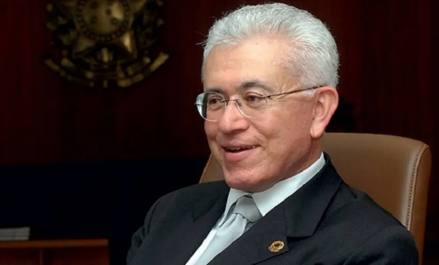 Professor da Universidade de Harvard, Mangabeira Unger faz conferência em Salvador